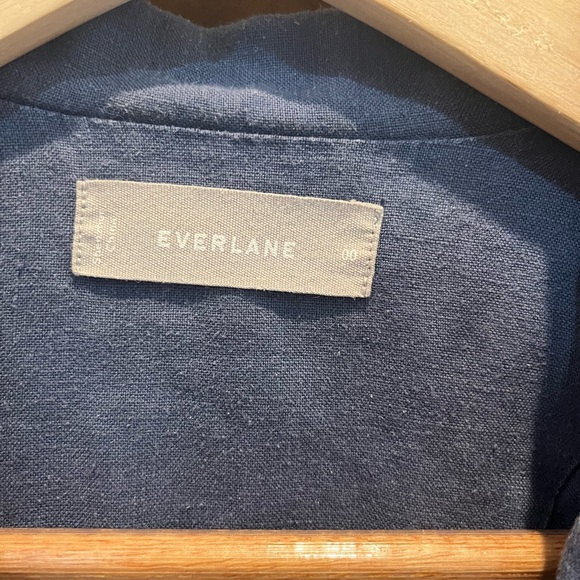 100% linen everlane button down - Picture 3 of 4